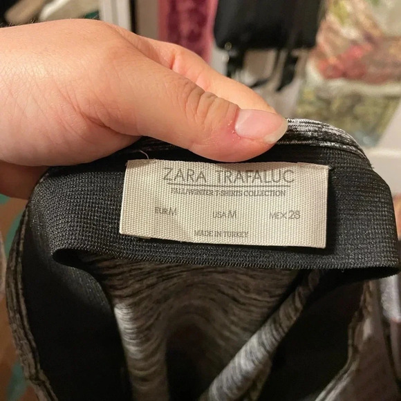 ZARA STRETCHY PENCIL SKIRT - Picture 4 of 6